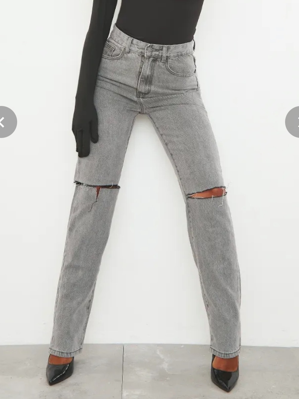 NWT PrettyLittleThing Slash Knee Long Leg Straight Jeans
